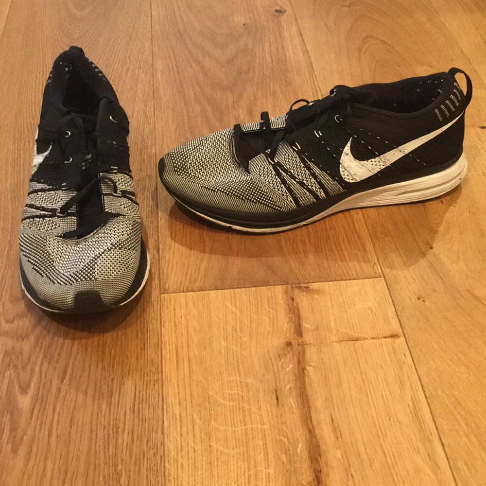 Nike fly knit trainers